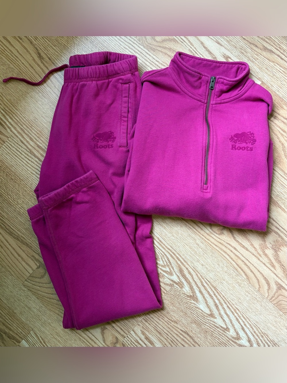 Roots Women's Fleece Track Set in Bright Magenta